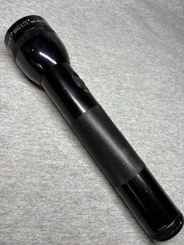 Maglite led flashlight - black, 2